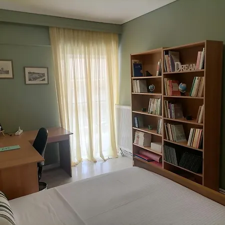 το σπίτι του στράτου στη θεσσαλονίκη- Stratos' In Apartment