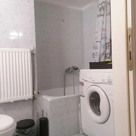 Apartment το σπίτι του στράτου στη θεσσαλονίκη- Stratos' In *